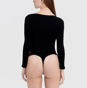 Long Sleeve Scoop Neck Tee | This model is wearing a size S